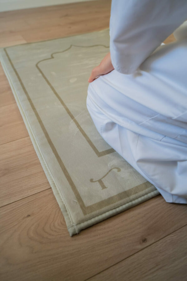 tapis de prière beige